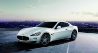 Maserati GranTurismo S Automatic дебютира в Женева