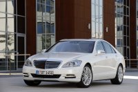 Новият Mercedes S-Class ще има електрическа версия