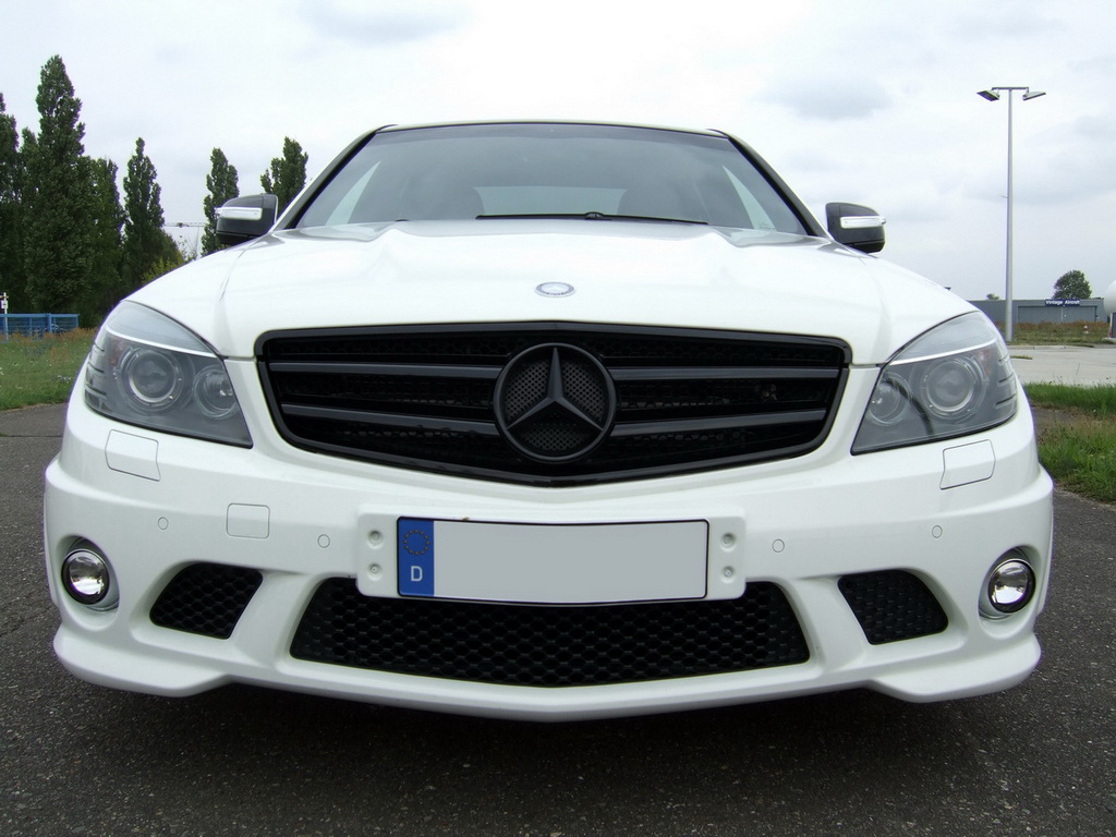 AVUS Mercedes C63 AMG