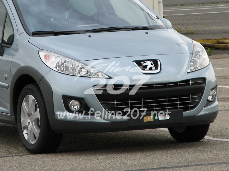 Peugeot 207 SW facelift spy (Feline 207)