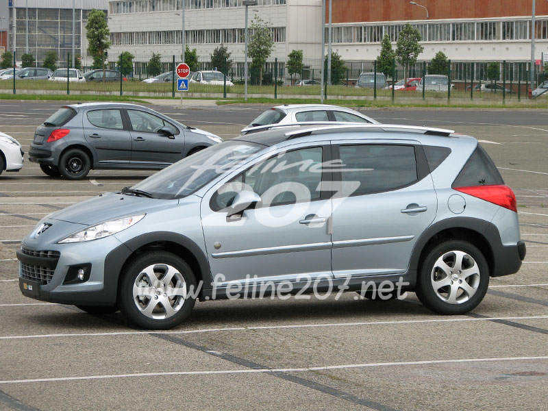 Peugeot 207 SW facelift spy (Feline 207)