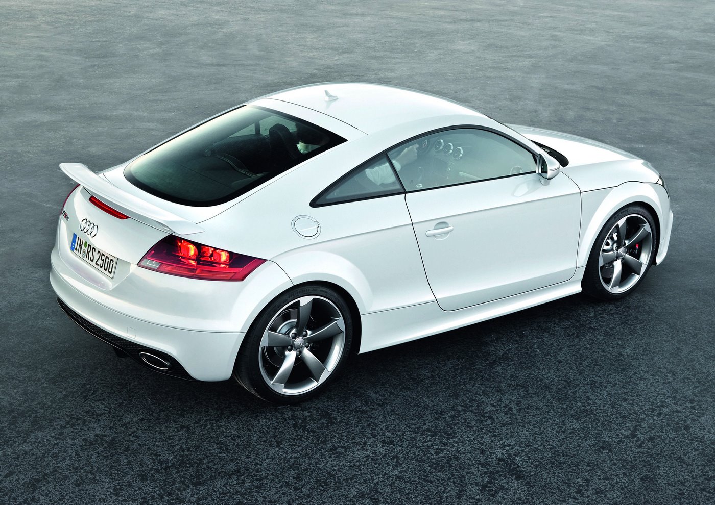 Audi TT RS (нови снимки)