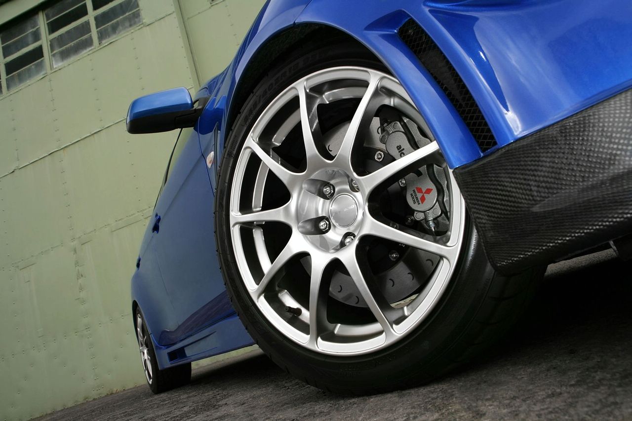 Mitsubishi Lancer Evolution X FQ-400