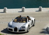 Bugatti разпространи нови снимки на открития Veyron