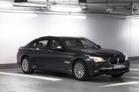 BMW показа бронирани седмици