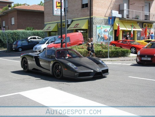 Карбоново Ferrari Enzo