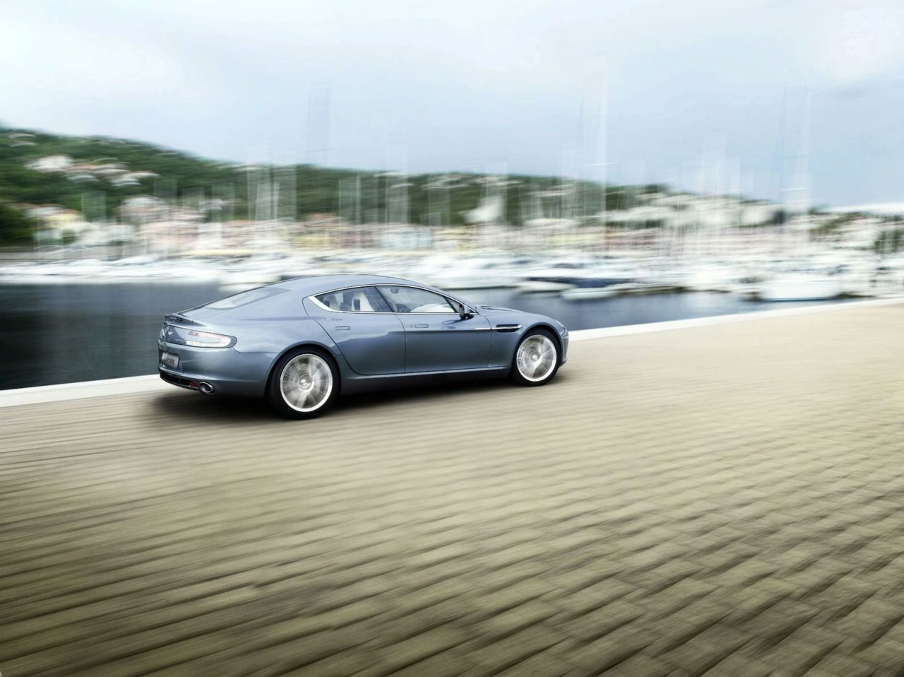 Aston Martin Rapide 2010