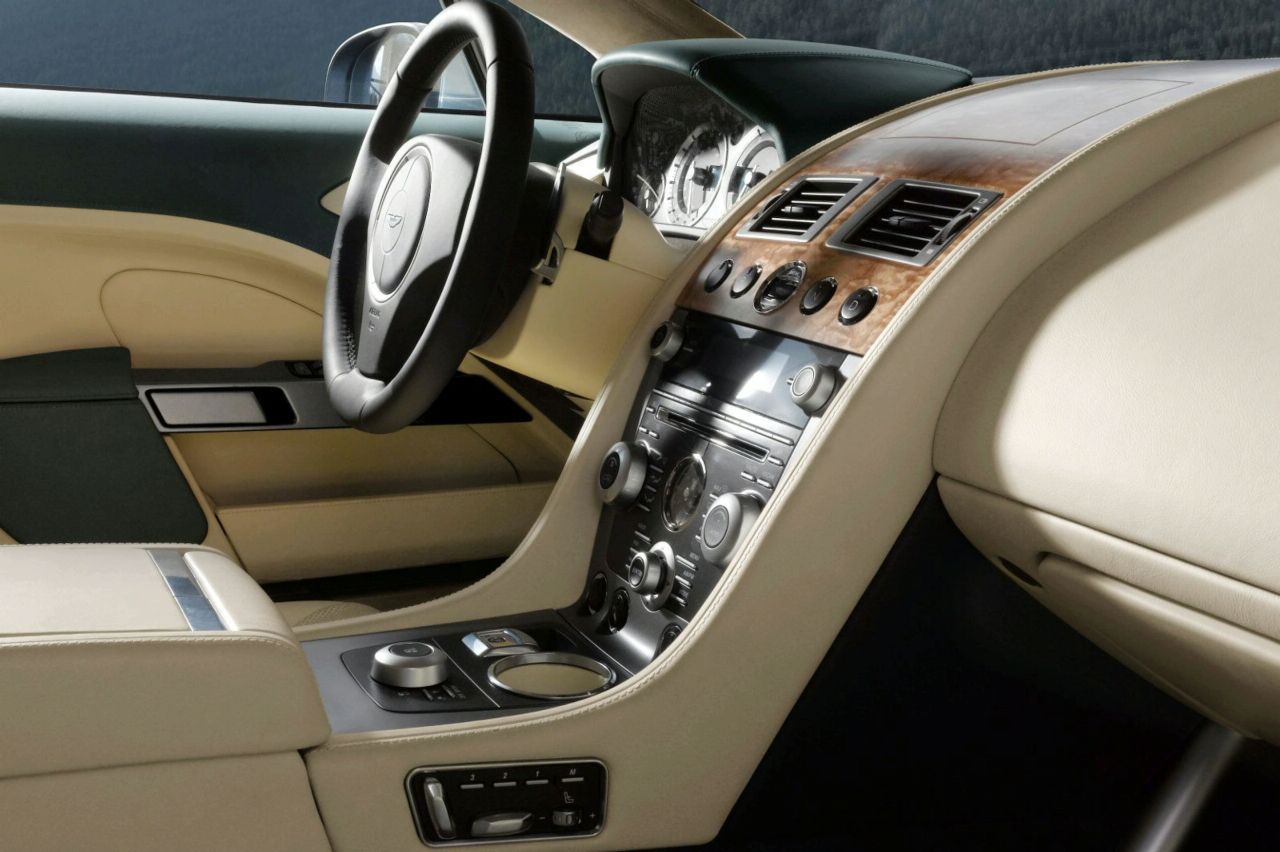 Aston Martin Rapide 2010