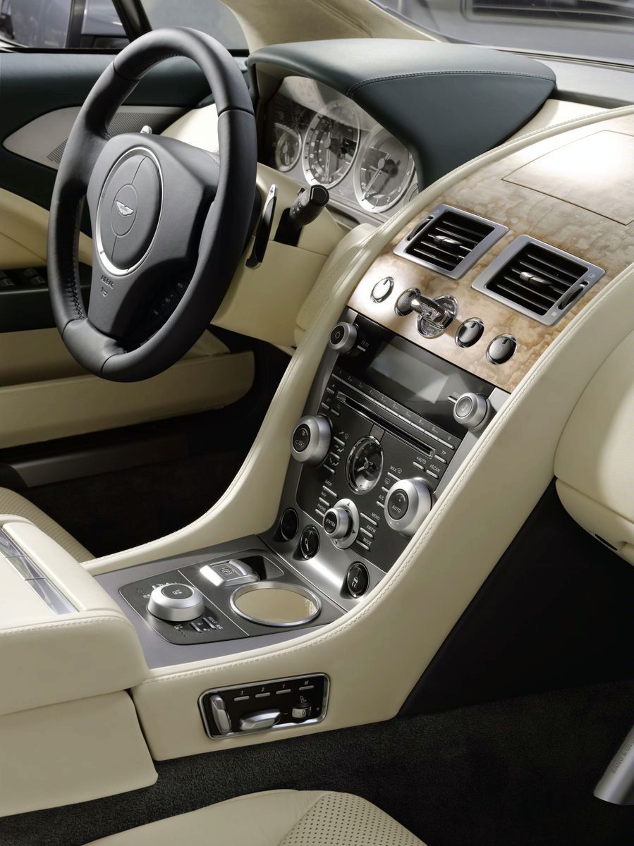 Aston Martin Rapide 2010