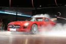 Mercedes SLS AMG Gullwing готов да полети