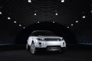 Land Rover пуска модел с предно предаване