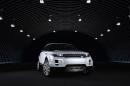 Land Rover пуска серийния LRX през 2011-та