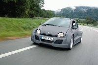 Renault Twingo получи V8 двигател от Lazareth