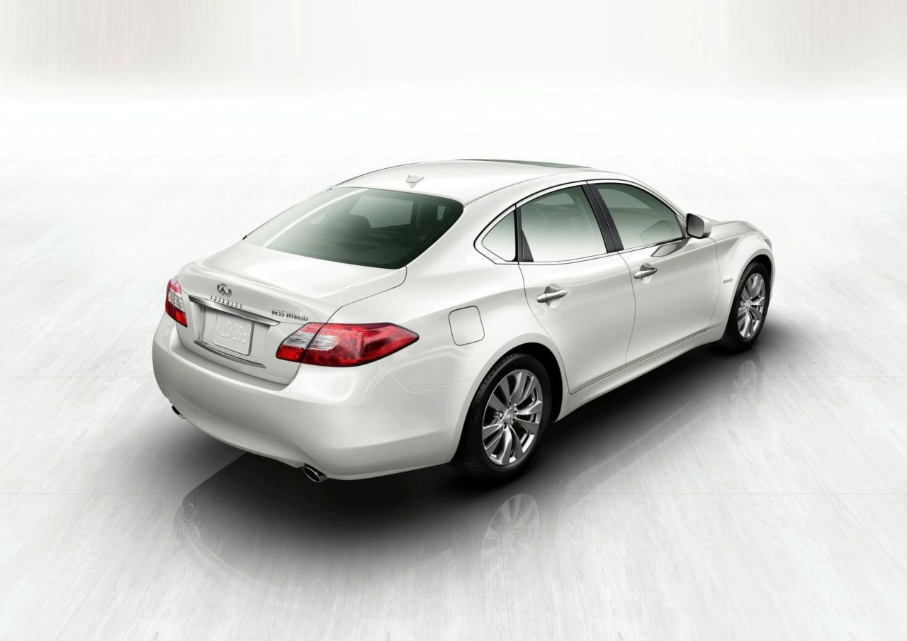 Infiniti M35 Hybrid