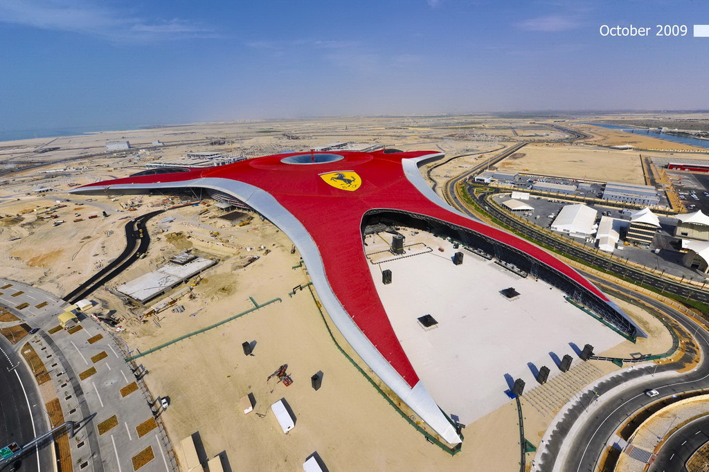 Ferrari World Theme Park в Абу Даби