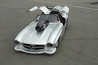Създадоха драгстер Mercedes 300SL Gullwing