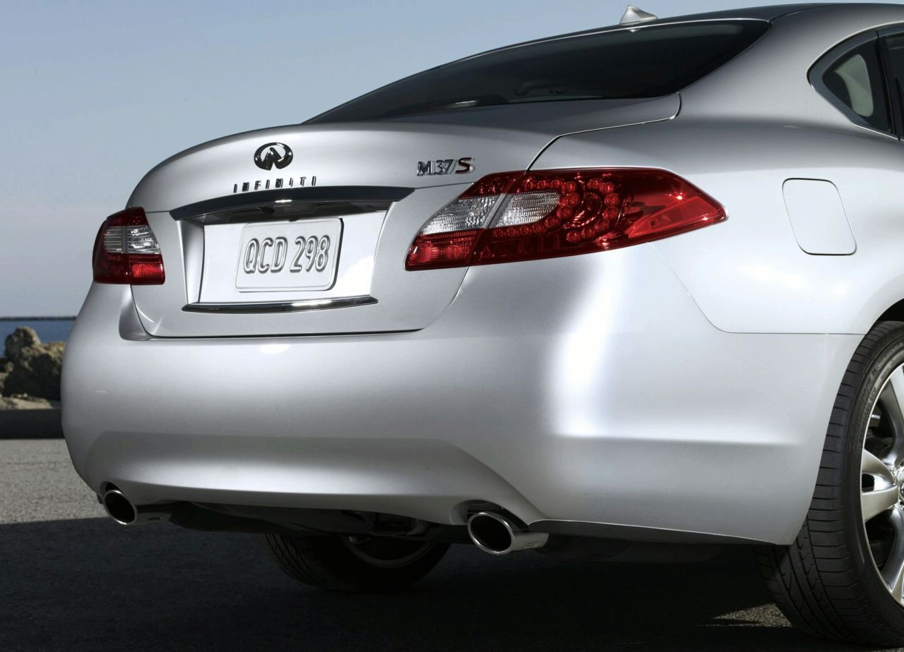 Infiniti M37 и M56 2010