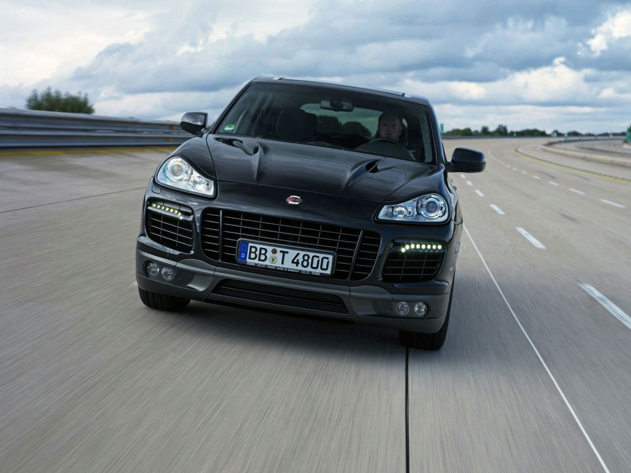 TECHART Porsche Cayenne Turbo на пистата Нардо