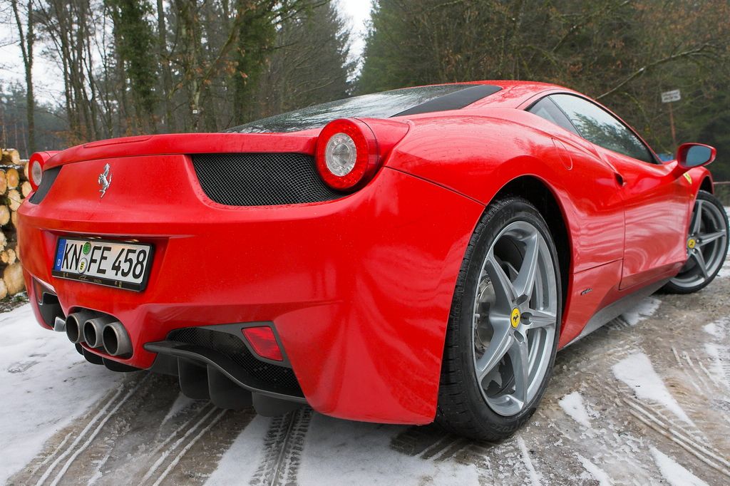 Ferrari 458 Italia (реални снимки)