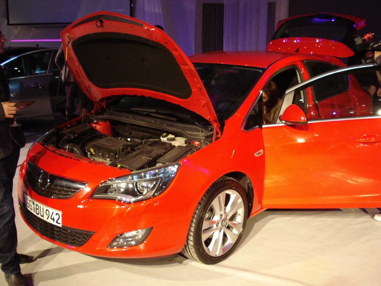 Opel Astra представяне
