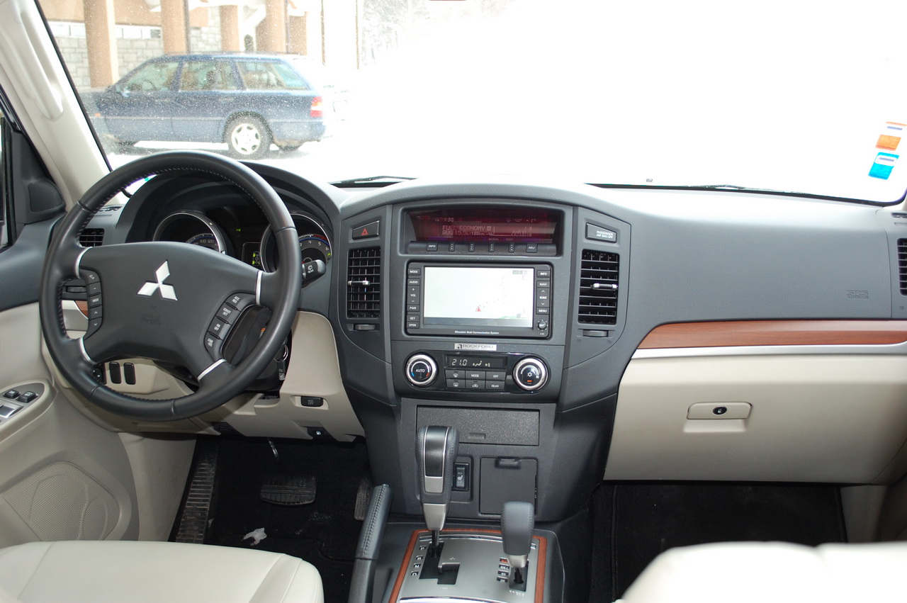 Mitsubishi Pajero 3.2 Di-D (тест драйв)