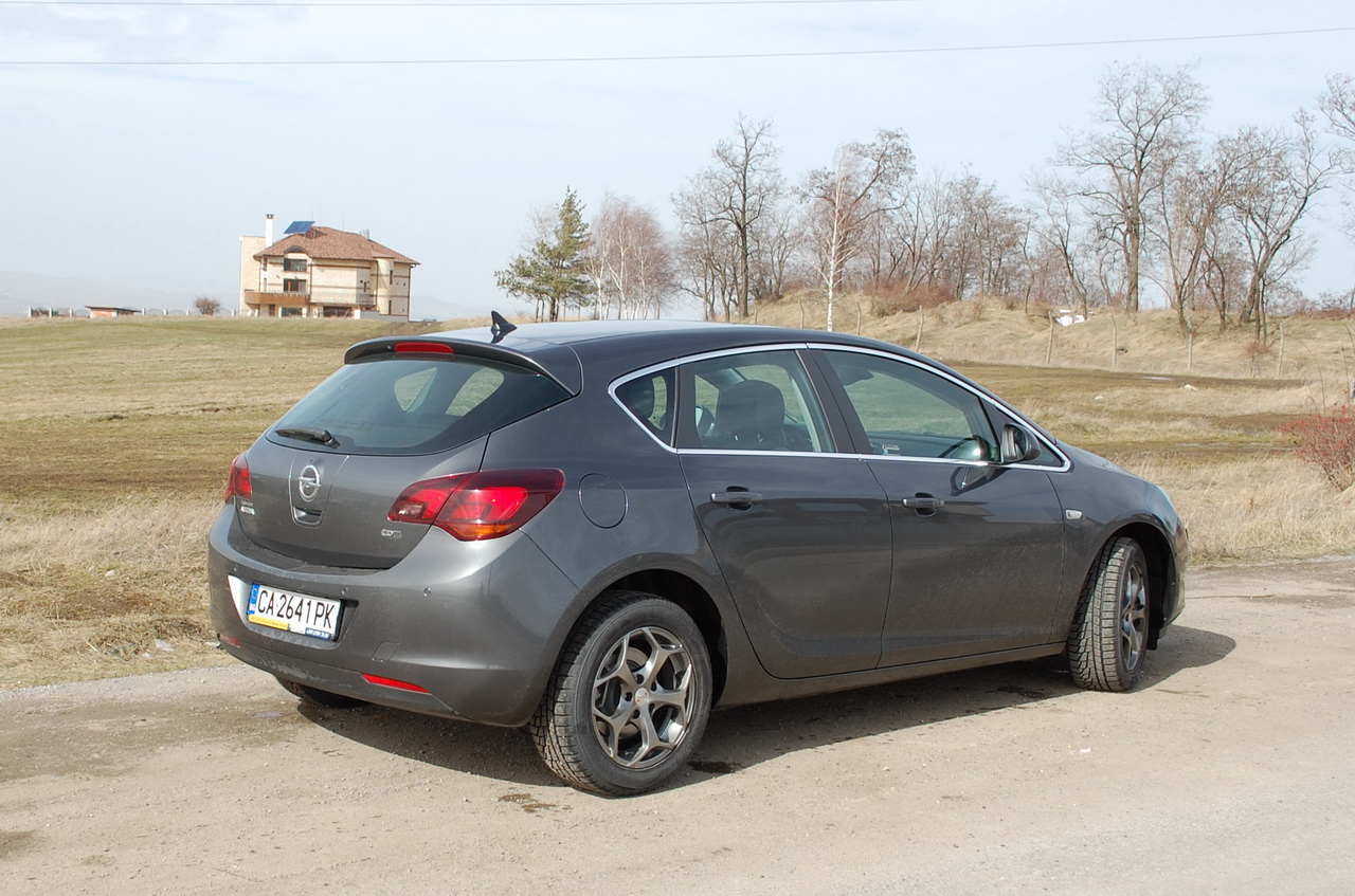 Opel Astra 1.7 CDTI Cosmo (тест драйв)