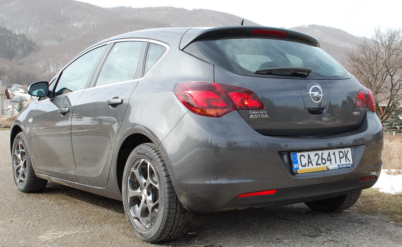 Opel Astra 1.7 CDTI Cosmo (тест драйв)