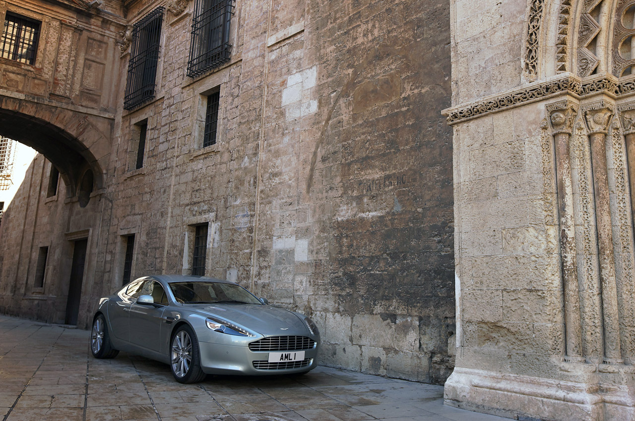 Aston Martin Rapide (Hardly Green)