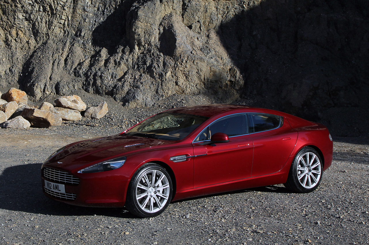 Aston Martin Rapide (Magma Red)