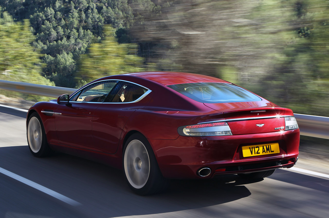 Aston Martin Rapide (Magma Red)