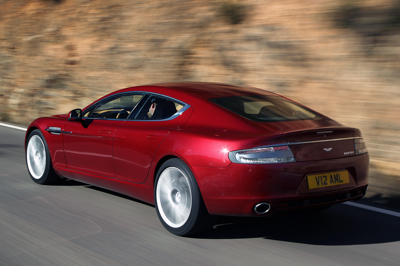 Aston Martin Rapide (Magma Red)