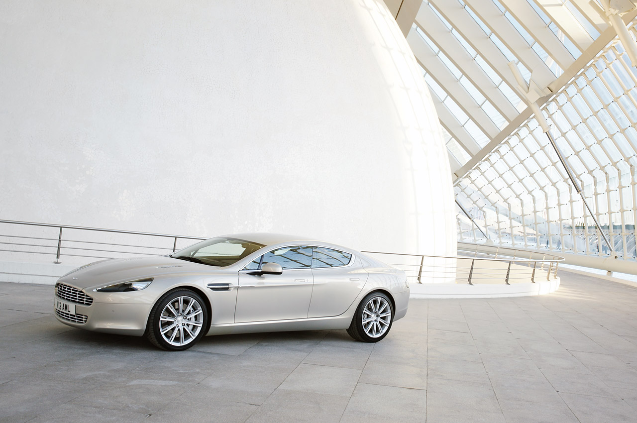 Aston Martin Rapide (Silver Blonde)