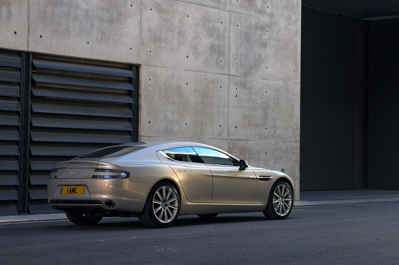 Aston Martin Rapide (Silver Blonde)