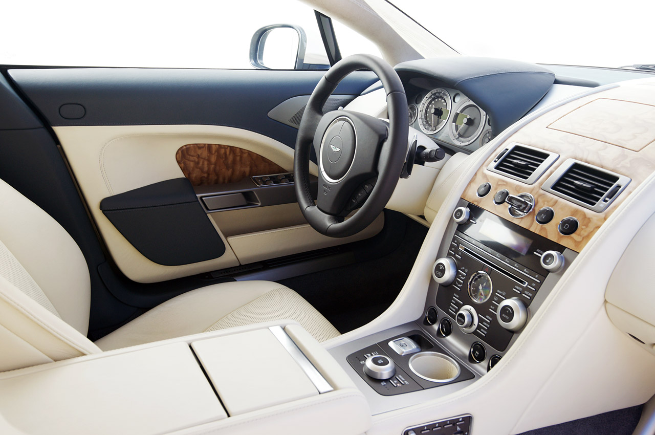 Aston Martin Rapide (Silver Blonde)