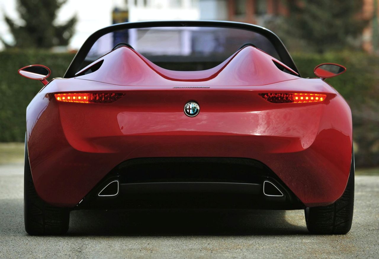 Pininfarina Alfa Romeo 2uettottanta Concept