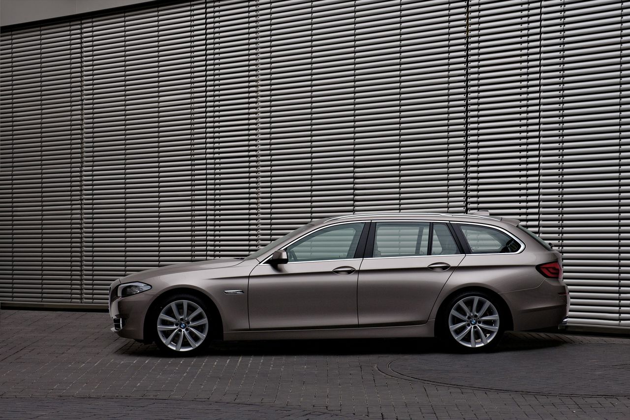 BMW 5-Series Touring 2010