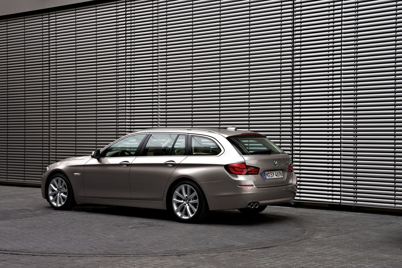 BMW 5-Series Touring 2010