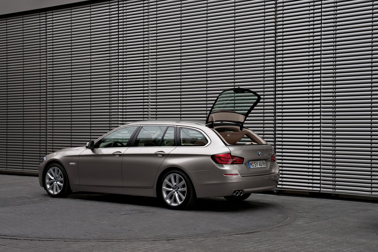 BMW 5-Series Touring 2010