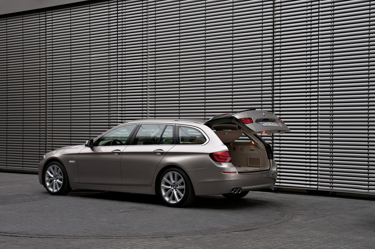 BMW 5-Series Touring 2010