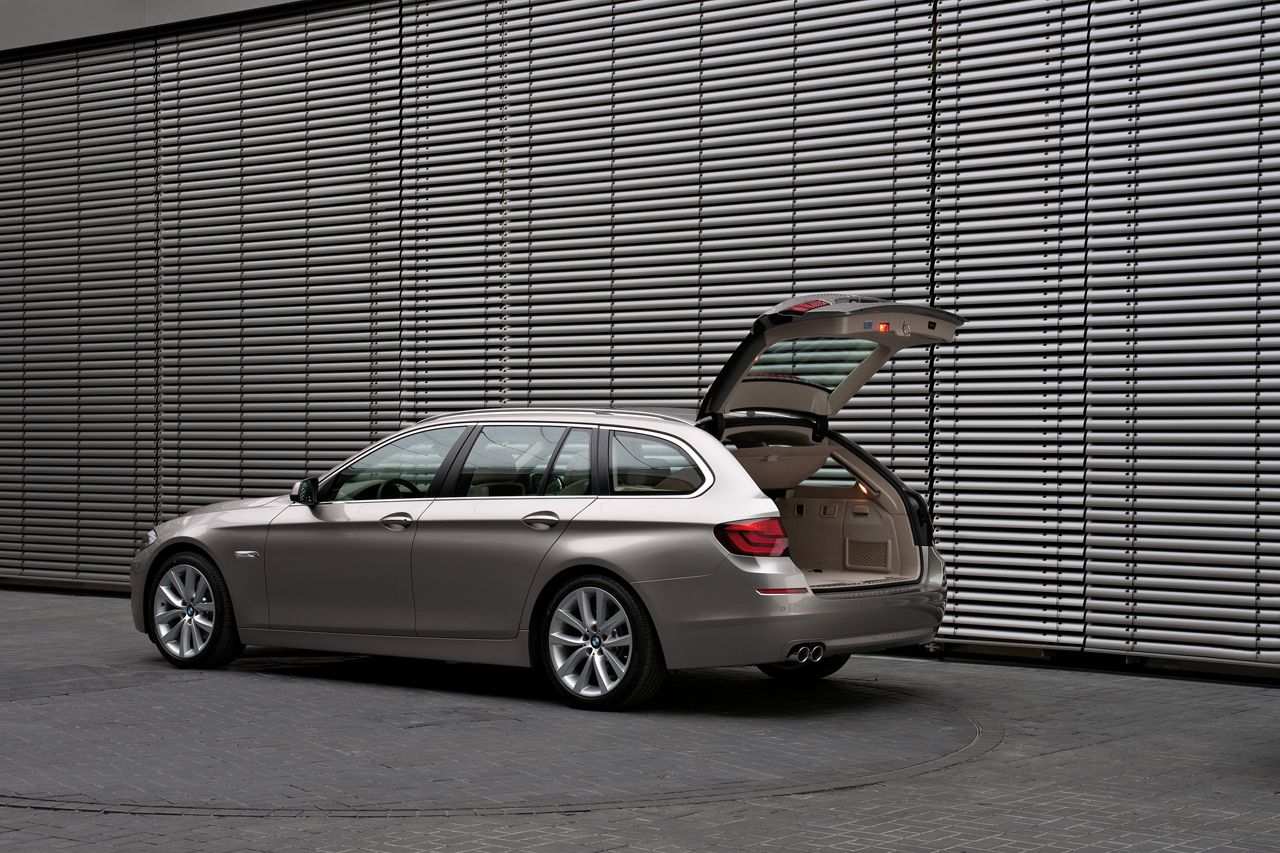 BMW 5-Series Touring 2010