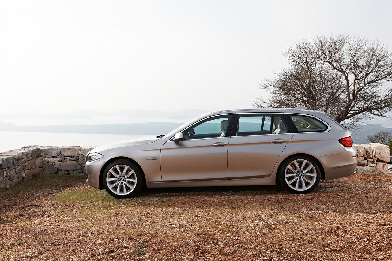 BMW 5-Series Touring 2010