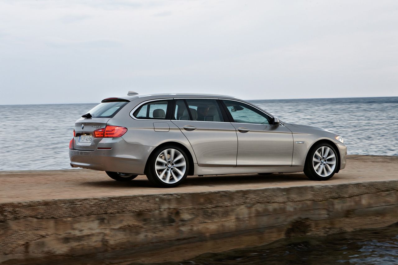 BMW 5-Series Touring 2010