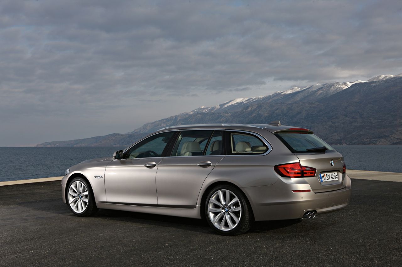 BMW 5-Series Touring 2010