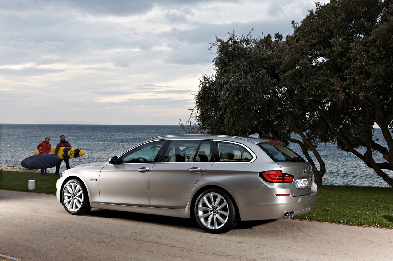 BMW 5-Series Touring 2010