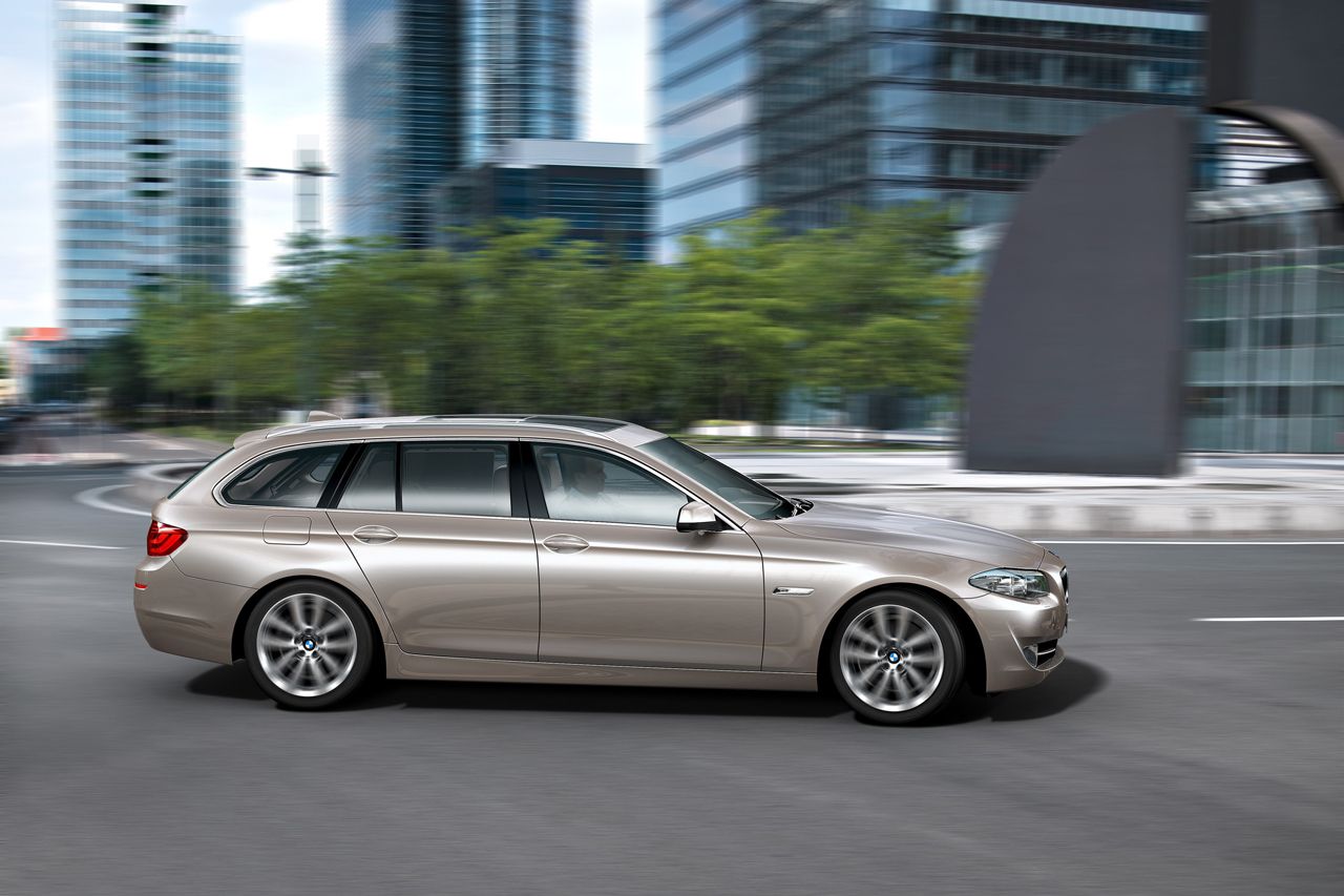 BMW 5-Series Touring 2010