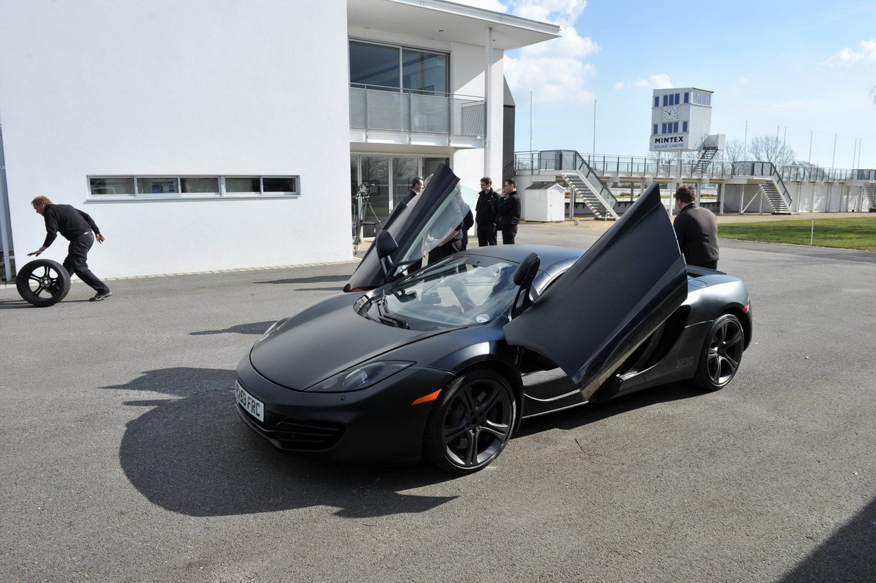 McLaren MP4-12C (Хамилтън и Бътън)