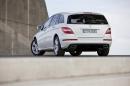 Mercedes R-Class стана по-модерен