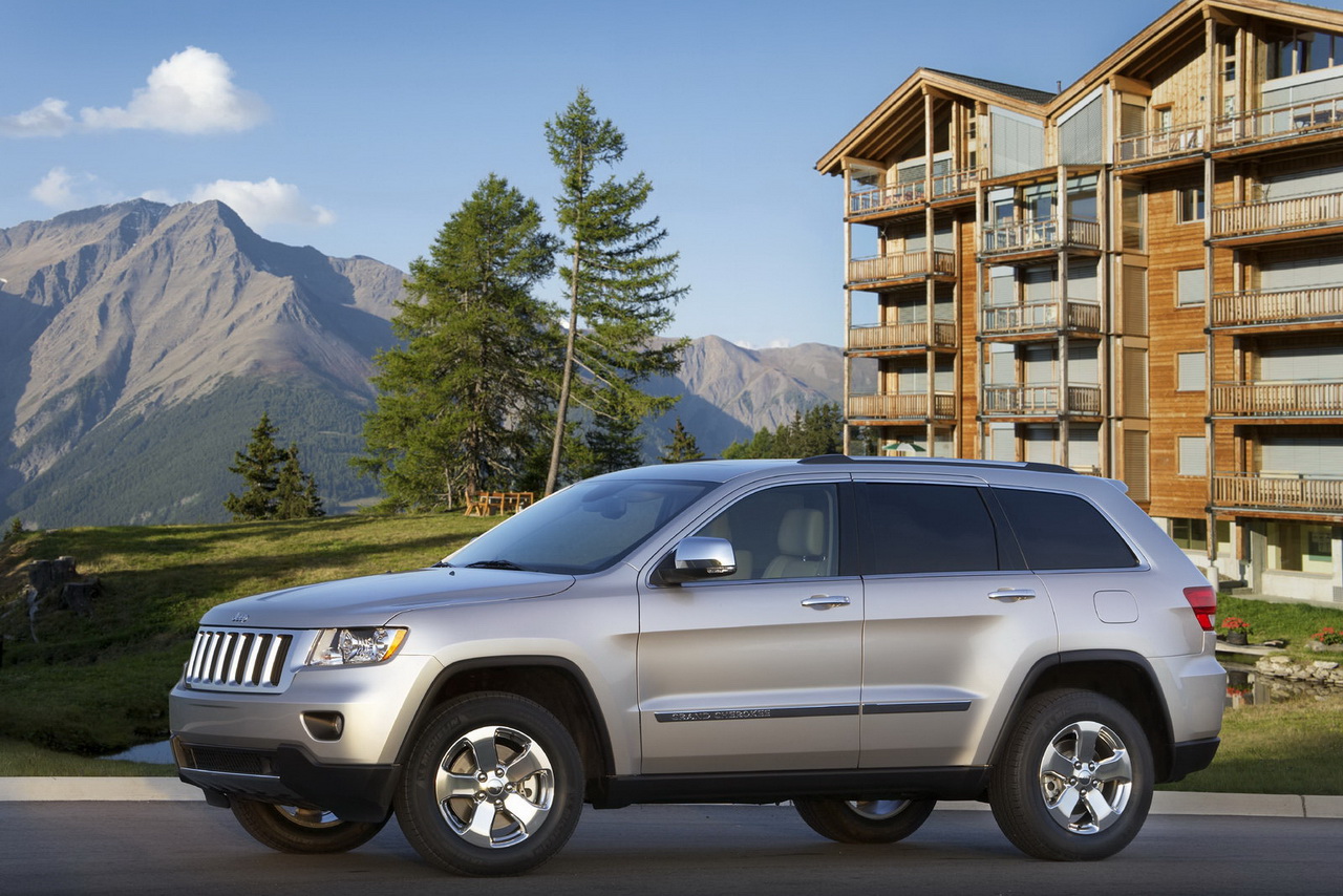 Jeep Grand Cherokee 2011 (нови снимки)