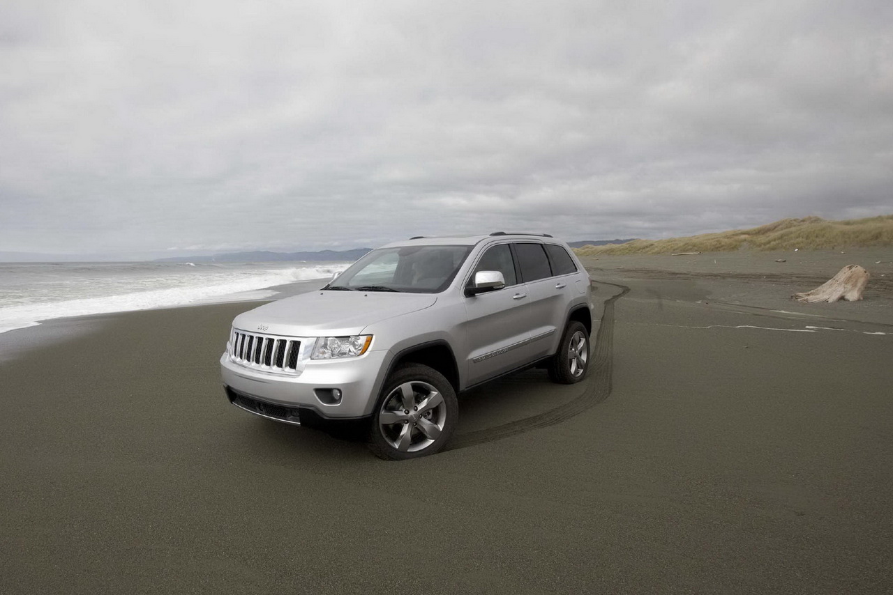 Jeep Grand Cherokee 2011 (нови снимки)