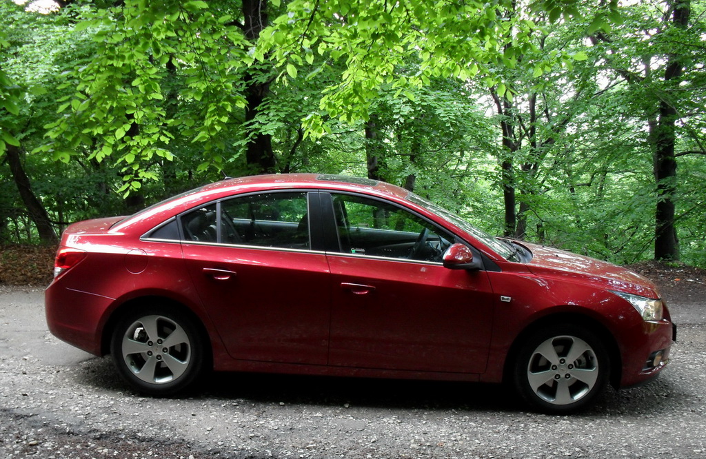 Chevrolet Cruze LT 2.0 (тест драйв)